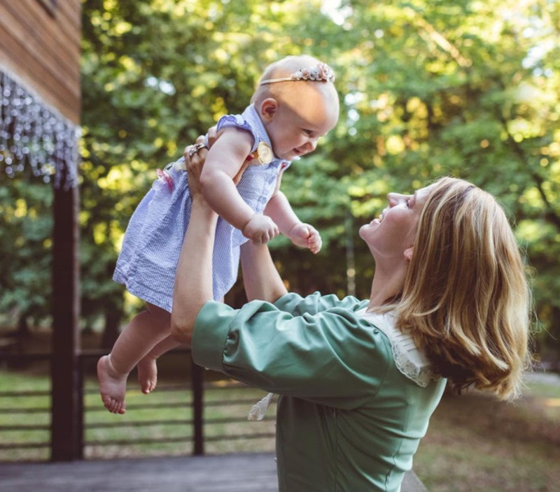 Младшая дочь Александры еще маленькая, поэтому Новый год актриса планирует встретить в семейном кругу, а не в путешествии