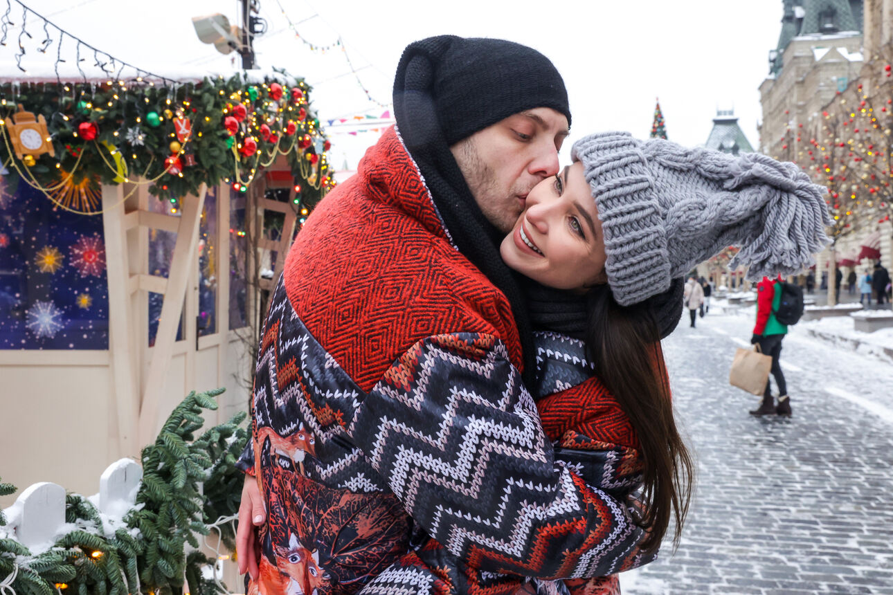 Режиссер дважды женился на актрисе Евгении Поплавской