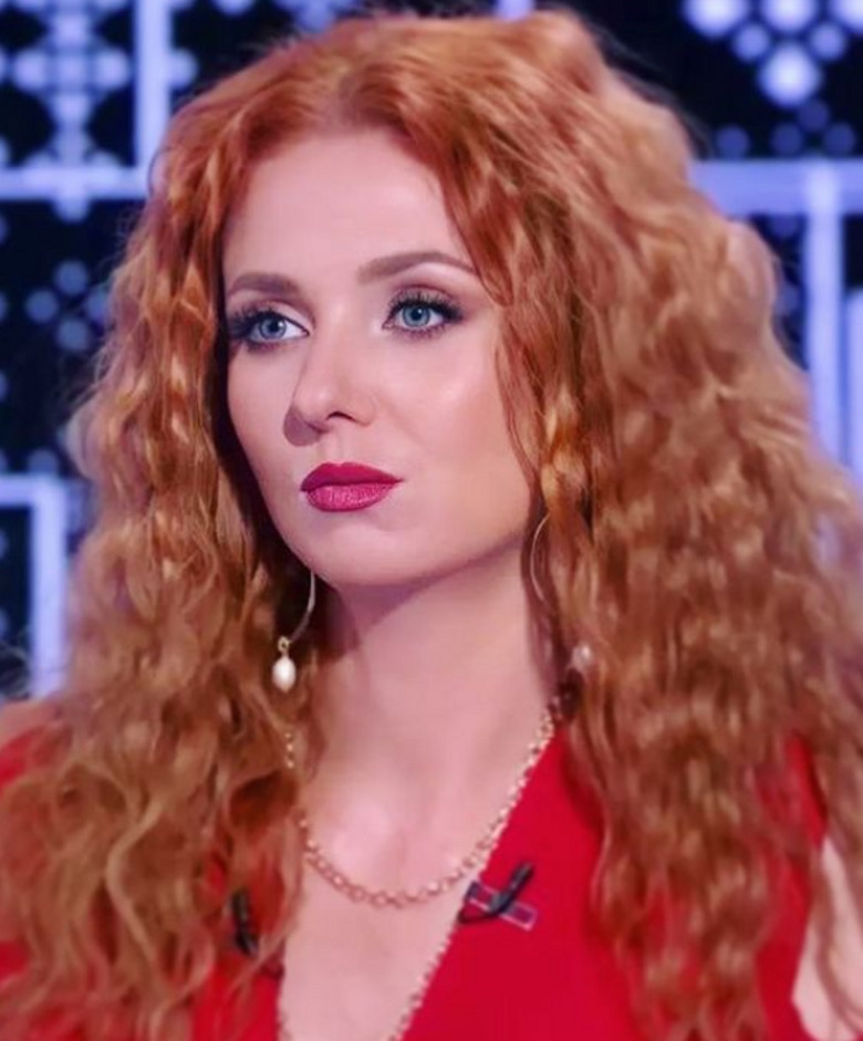 Лена Катина