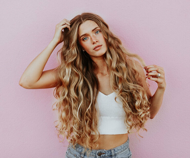 Чтобы волосы перестали выпадать, нужно делать массаж, маски и использовать специальные средства