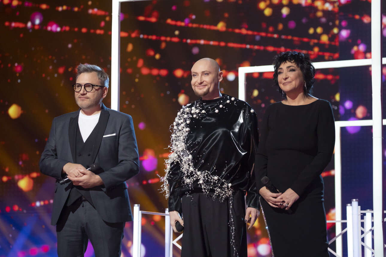 Ведущие шоу "Суперстар" Вадим Такменев и Лолита всегда рады поддержать Шуру на сцене