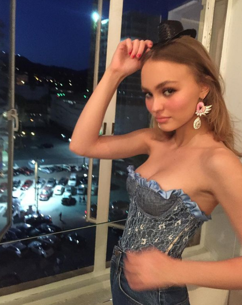 Лили-Роуз Депп