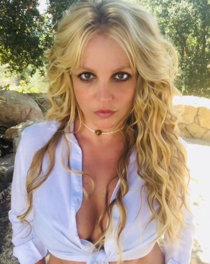 Посты Бритни в соцсетях вызывали тревогу у поклонников