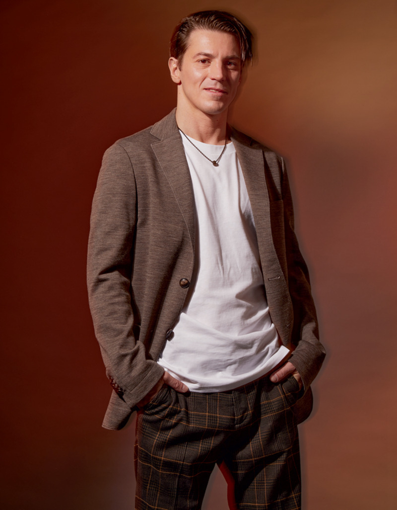 "Я не грущу по поводу того, что я один. Любовь нельзя искать, она идет изнутри. Пока я женат на своей любимой работе"