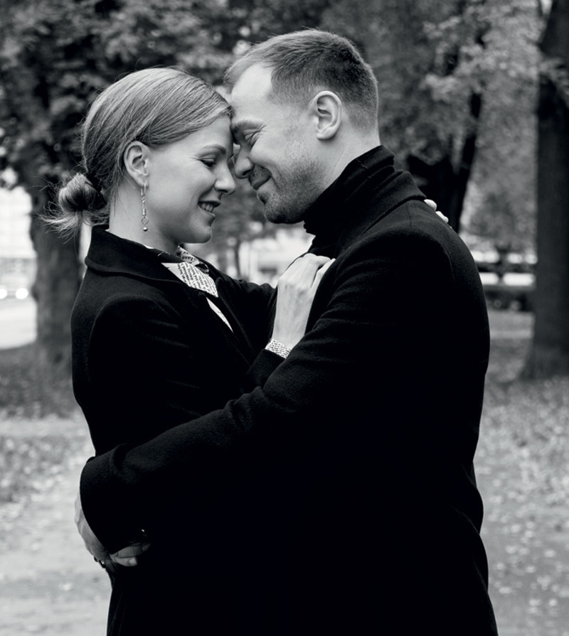 Быт не мешает творческим натурам. В семье актеров есть традиция: если оба дома, то она готовит завтрак, а он – ужин