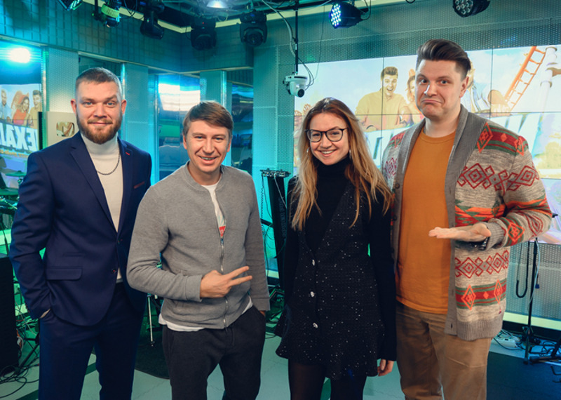 Ягудин с ведущими драйв-шоу "Поехали"