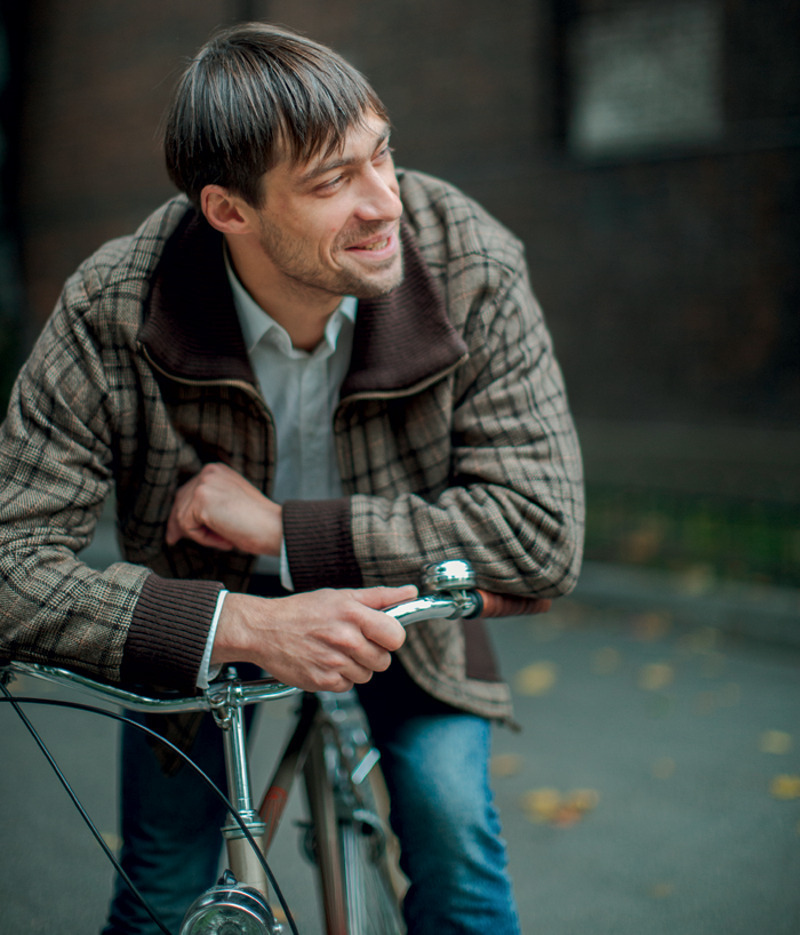 Иван родился в небольшом городе Бокситогорске. И считает, что провинциальная жизнь дает хорошую закалку