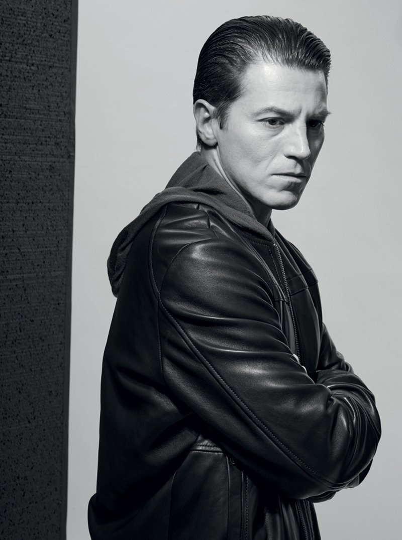 "Каждую нашу встречу Белла пишет мне пожелания, чего бы ей хотелось. Мне нравится ее баловать: в моем детстве не было такого изобилия"