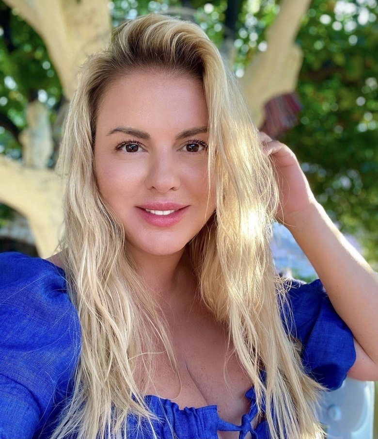 Анна Семенович