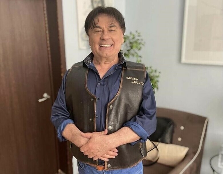 Александр Серов