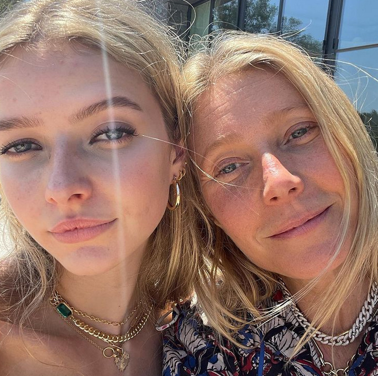 Гвинет Пэлтроу с дочерью