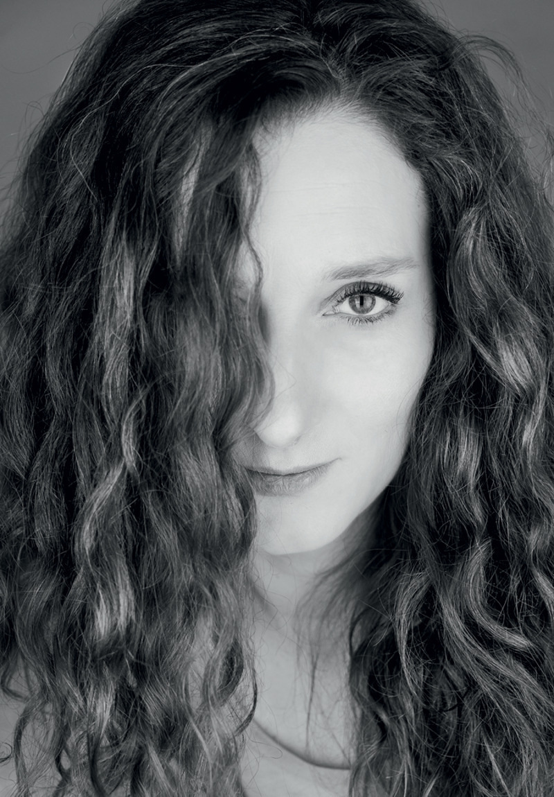 Мариэтта из творческой семьи: прабабушка – писательница, бабушка и дедушка художники, отец – художник Сергей Цигаль, а мама - актриса Любовь Полищук