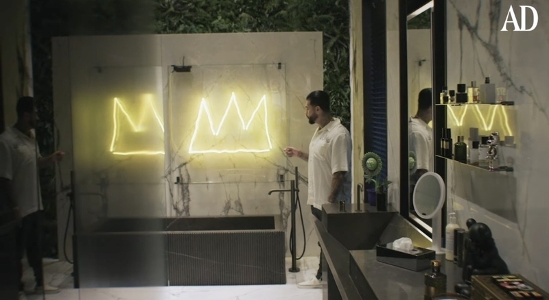 Квартира имеет площадь 650 квадратных метров