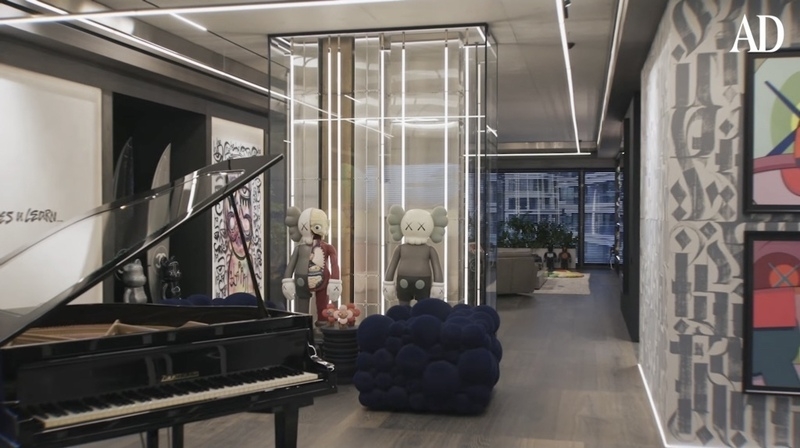 Первый и второй этаж соединены лифтом