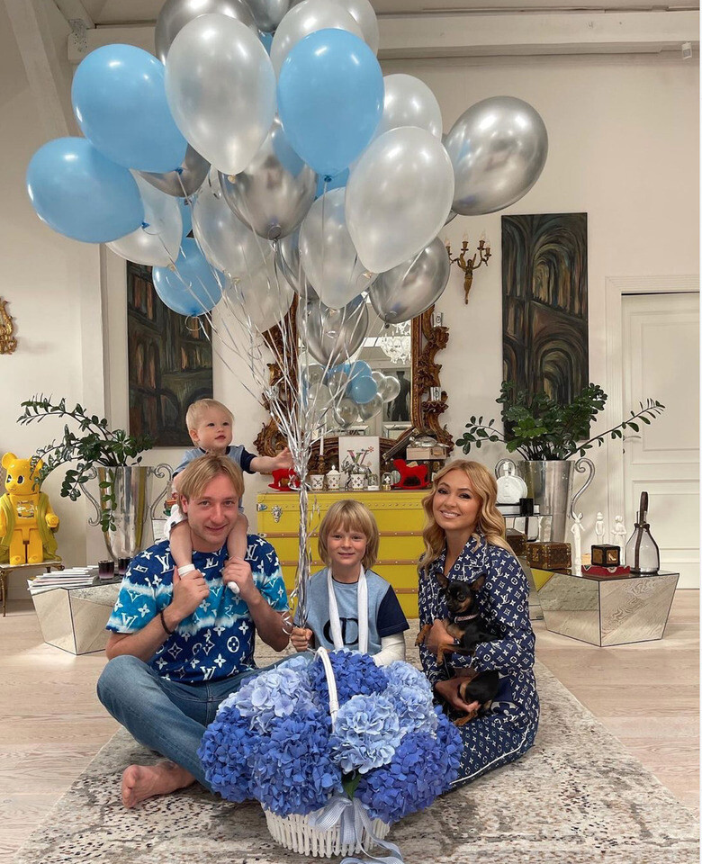 Яна Рудковская отметила день рождения сына