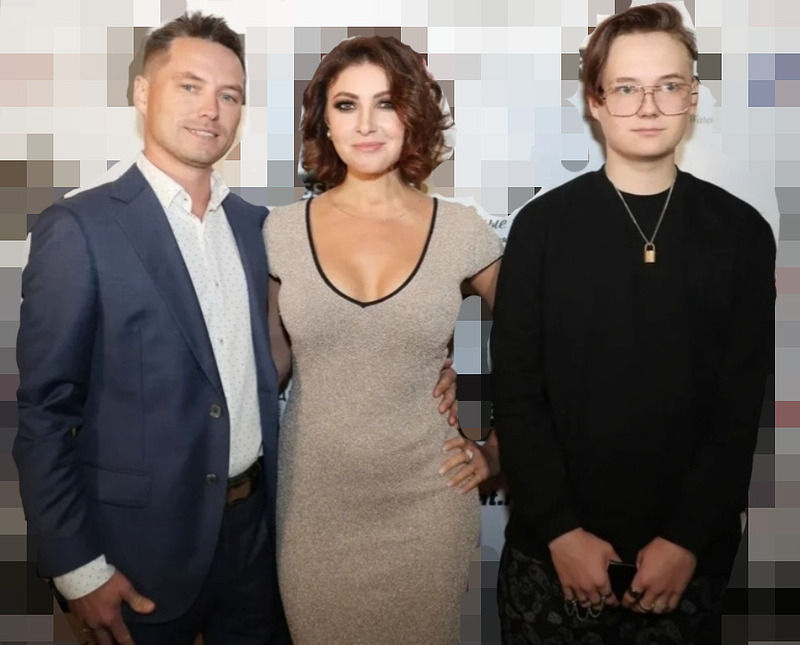 Анастасия Макеева с мужем Романом и его сыном Андреем