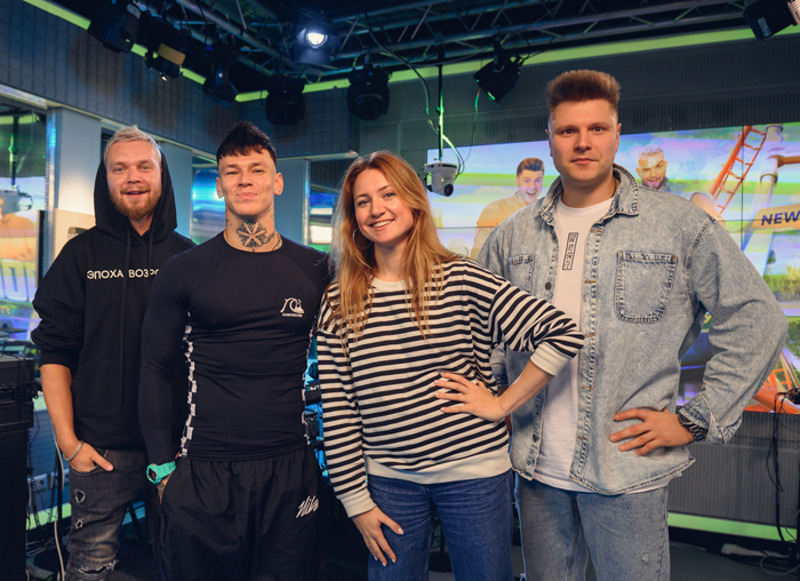 Niletto и ведущие драйв-шоу "Поехали"