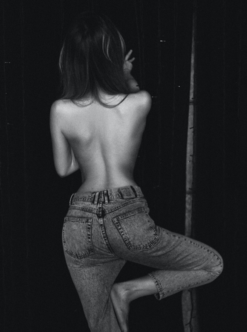 «Здоровая диета и упражнения могут помочь вам достичь правильной массы тела и привести мышцы в тонус, но сделать плоские ягодицы круглыми и привлекательными невозможно без пластической хирургии»