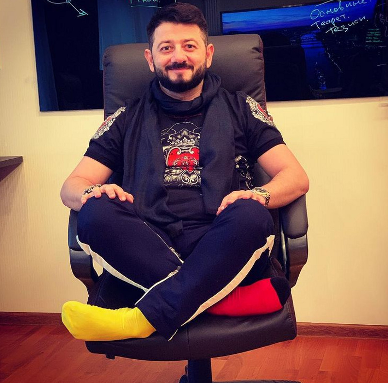 Михаил Галустян