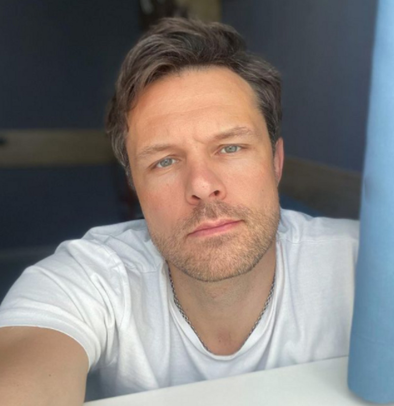 Актер признается, что давно мечтает сам написать сценарий