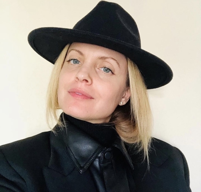 Мена Сувари