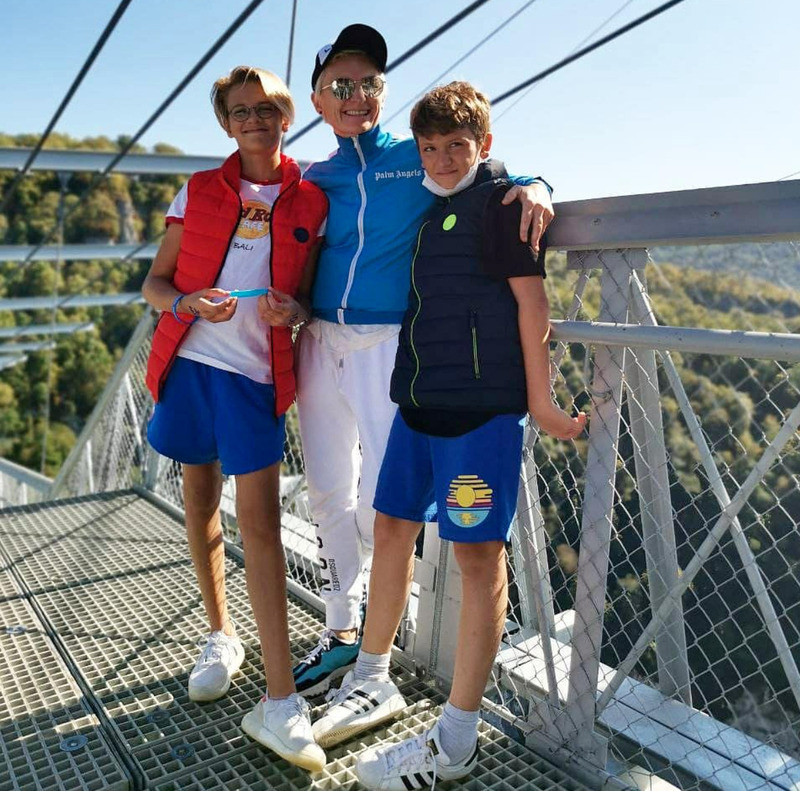 Диана с детьми