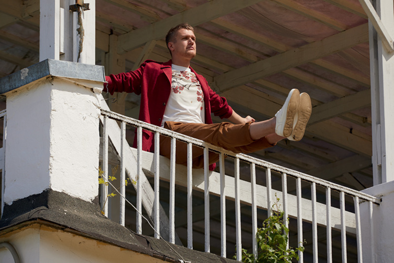 Пиджак, stile latino; футболка, Lardini; брюки, PESERICO (Кашемир и шелк)