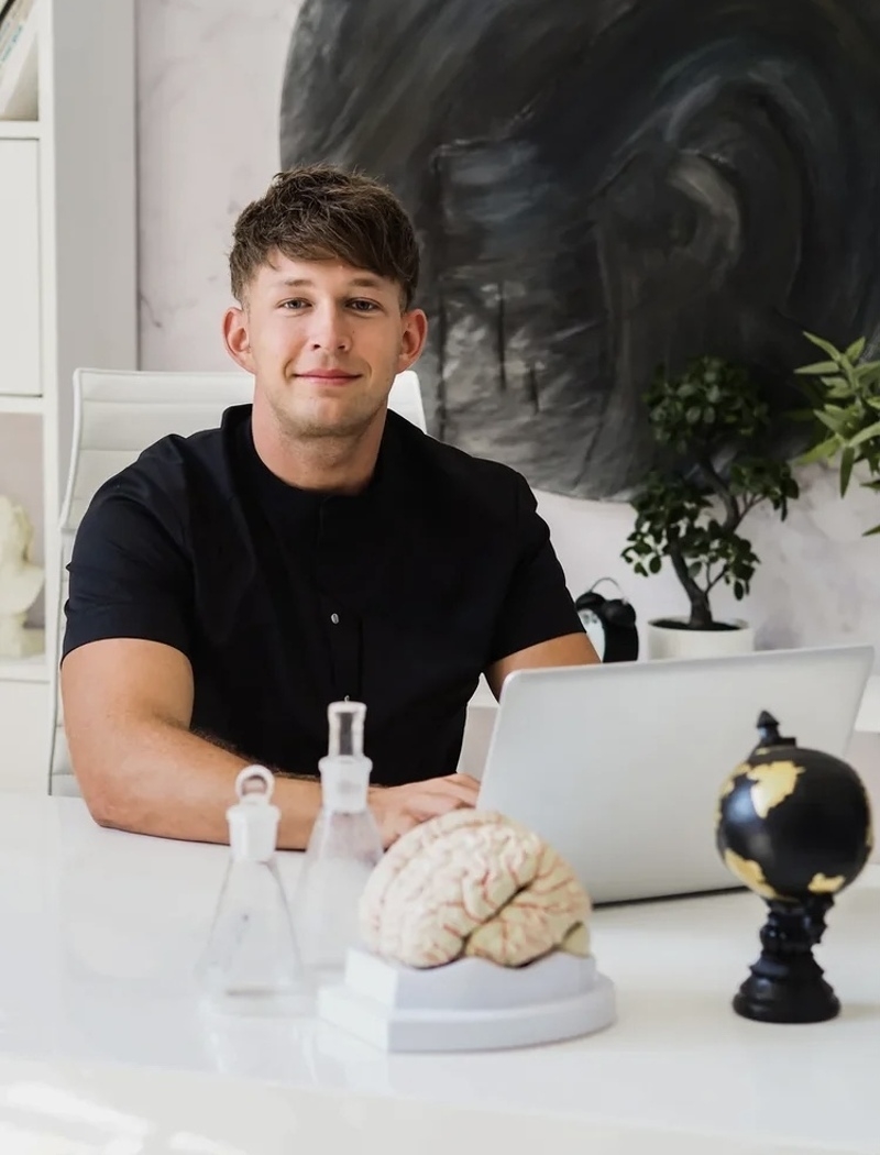 Владимир Ивкин, врач-косметолог