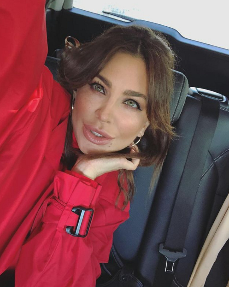 Ани Лорак обожает яркие цвета