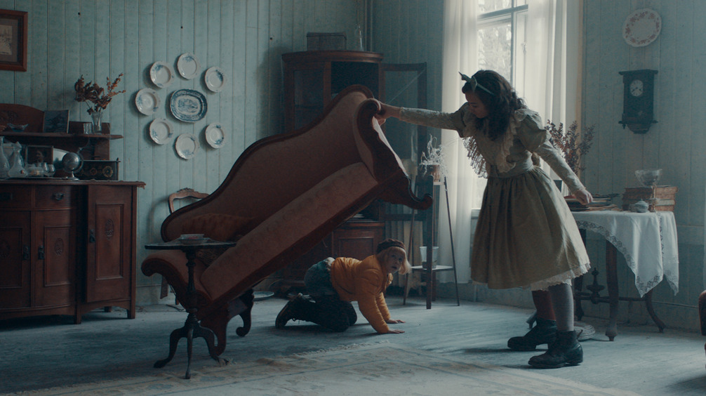 Кадр из фильма о бесстрашной девочке Нелли Рапп