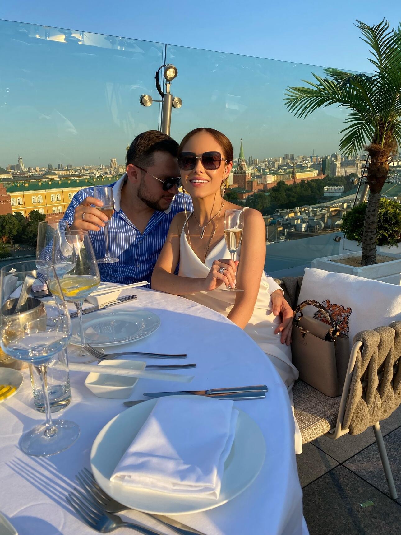 Именинница с мужем