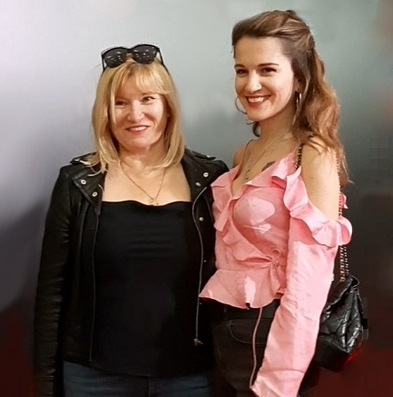 Женя Малахова с мамой