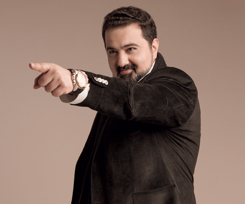 Выпускник режиссерского факультета, В девяностые годы эльчин стал известен благодаря КВН и его родной команде «Парни из Баку», завоевавшей титул лучшей команды XX века