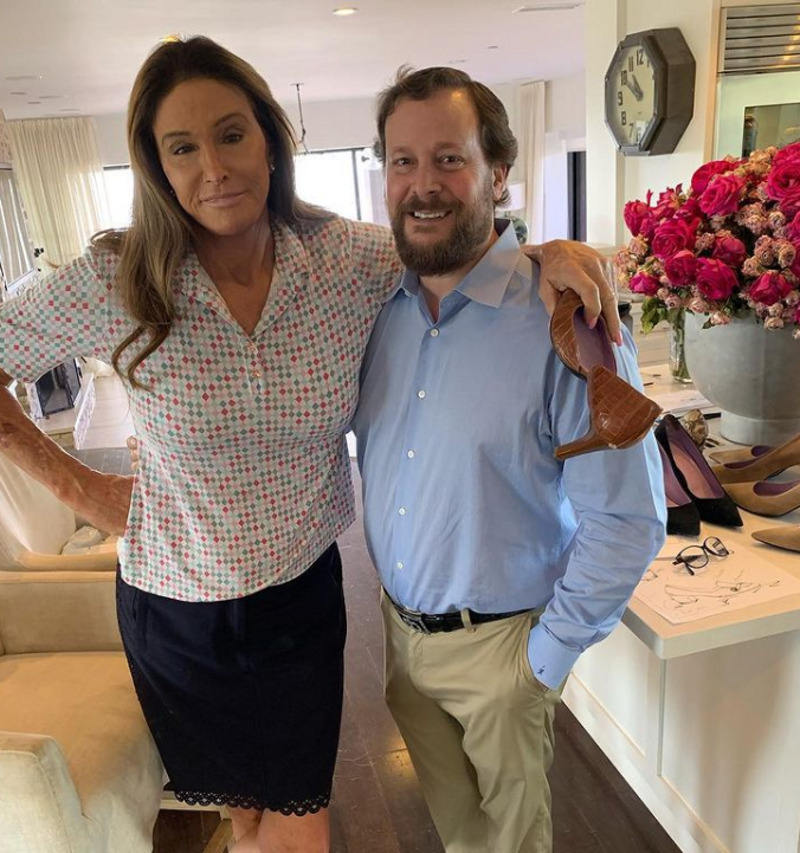 Кейтлин Дженнер (слева)