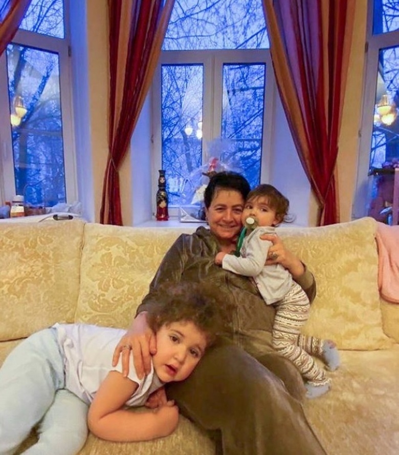 Ирина Млодик с дочерьми