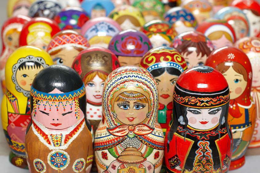 Матрешки из Вьетнама, маски из Венеции и другие гости забугорья