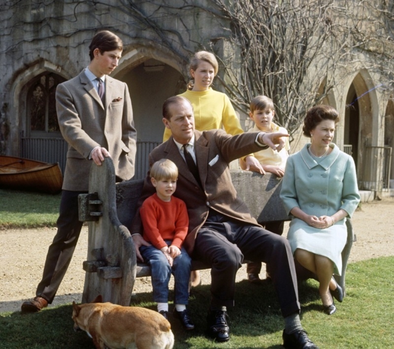 прически в королевской семье не должны быть вызывающими