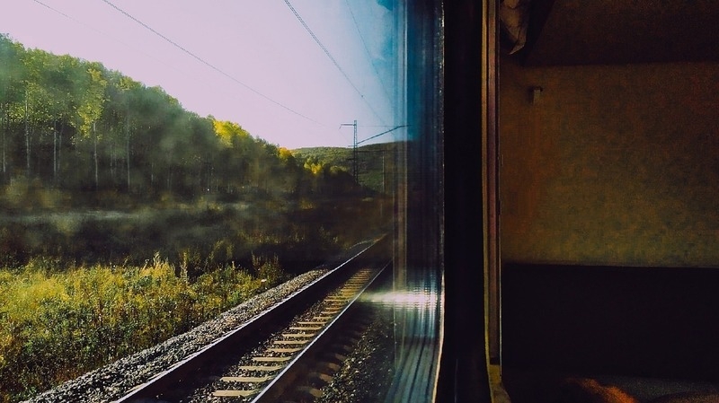 дорожная романтика может быть омрачена навязчивым соседом