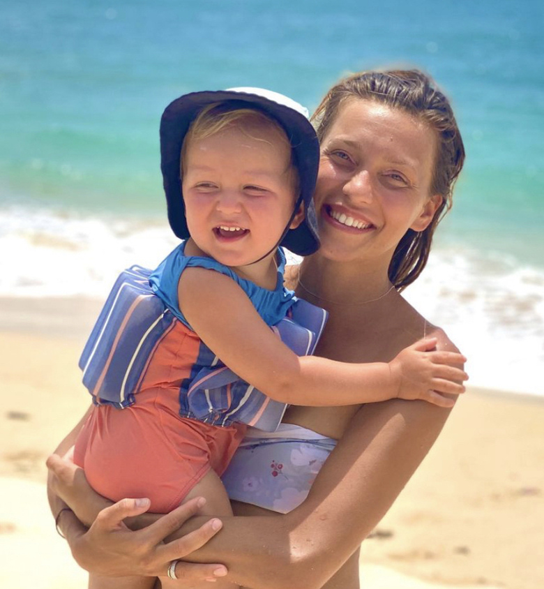 Волкова, Тодоренко, Самойлова — кому еще материнство оказалось в тягость