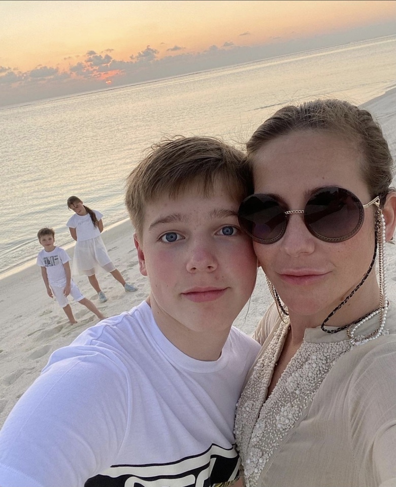 Юлия Барановская с детьми