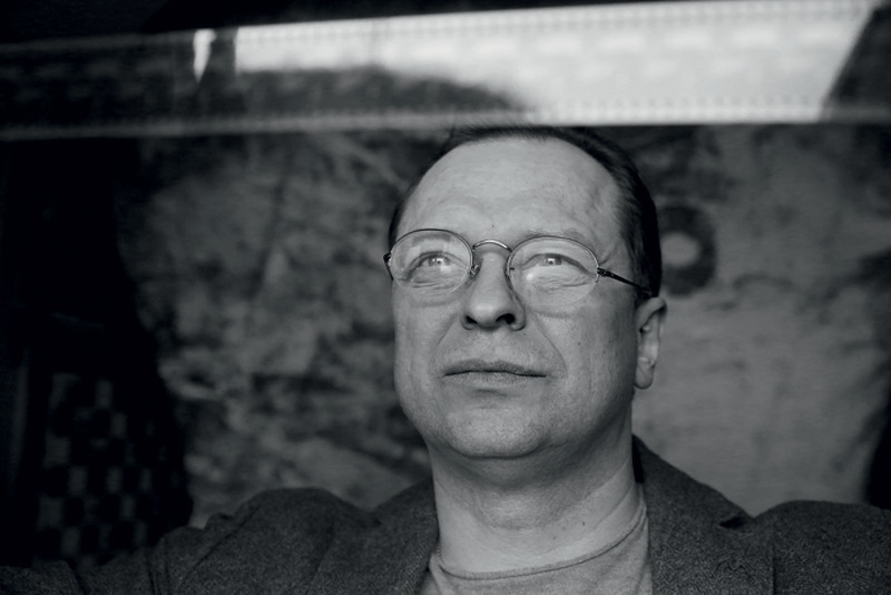 "С Яниной мы оказались в общей компании и увидели друг друга как-то иначе. Вот тогда и возникла «химия». Мозг сопротивлялся, но чувства взяли верх"