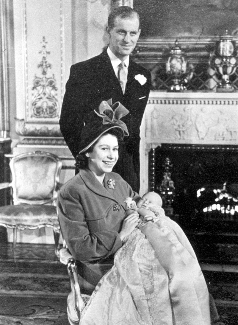 Королевская чета празднует появление первенца