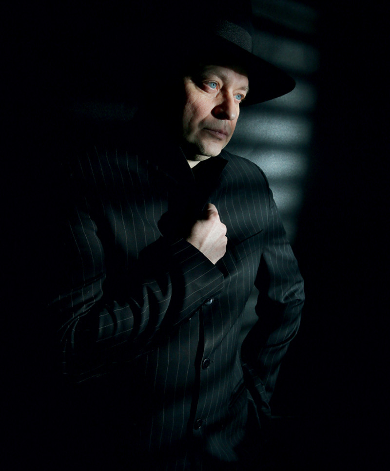 Анатолий рос в многодетной семье: его братья стали военными, старшая сестра–художница, а младшая тоже выбрала актерскую профессию