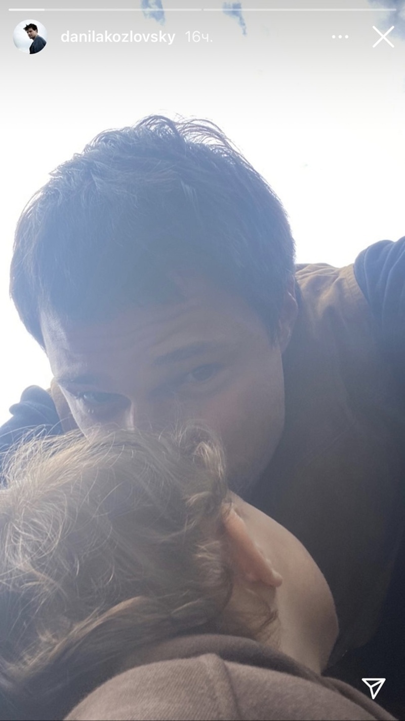 Родители девочки стараются не показывать ее лица