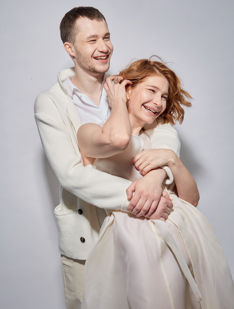 На Насте: платье, Pepen; босоножки, Mango; серьги и кольцо, La Nature