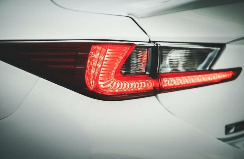 некоторые автомобили повреждаются при транспортировке