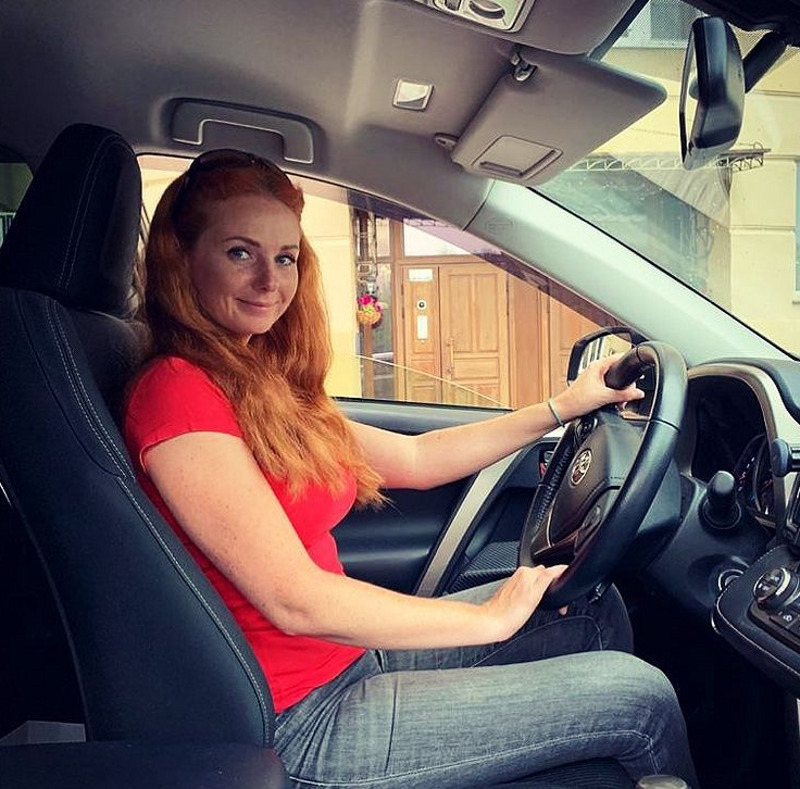 Лена Катина