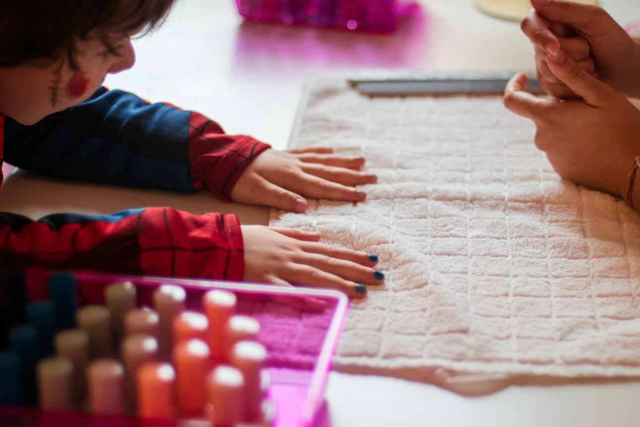 Ногтям с мягкой кутикулой можно делать только обрезной маникюр