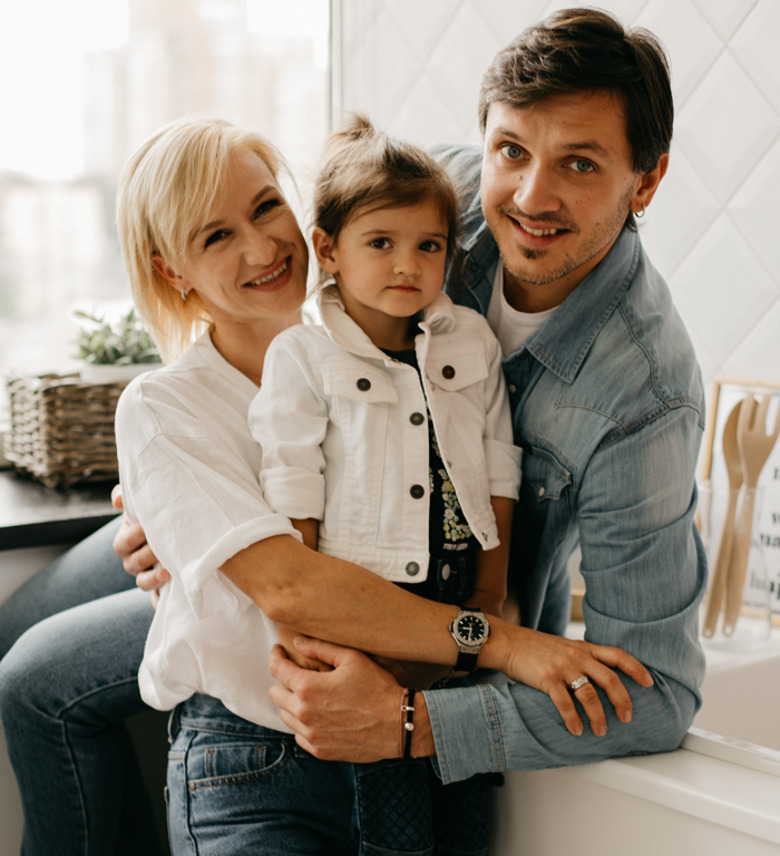 Татьяна Волосожар и Максим Траньков с дочерью