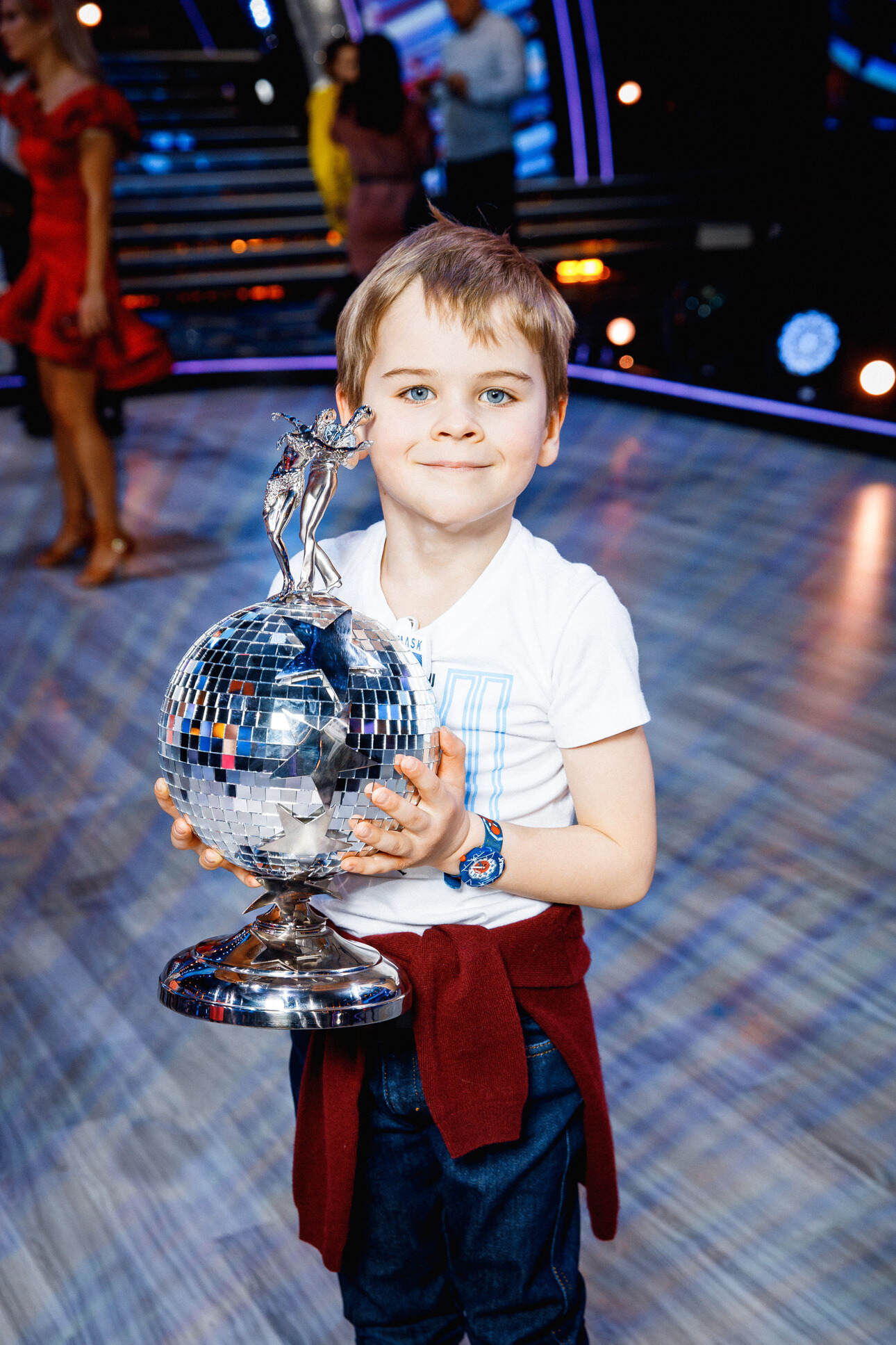 Одним из первых певца поздравил его сын Никита